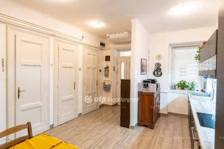 Budapesti eladó lakás, 2+1 szobás, 84 négyzetméteres