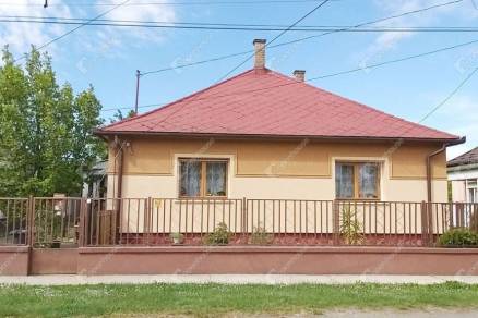 Dombóvár eladó családi ház