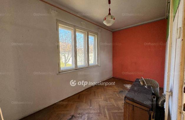 Budapesti eladó családi ház, 1+1 szobás, 52 négyzetméteres