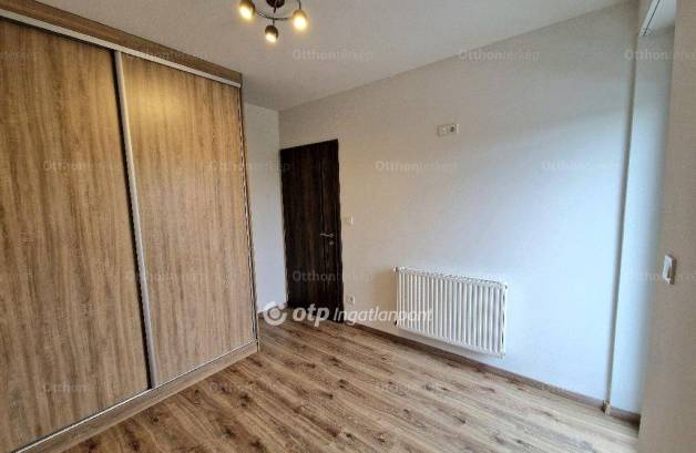 Győri lakás eladó, 56 négyzetméteres, 1+2 szobás