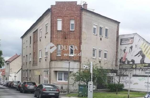 Eladó lakás Pécs, 2 szobás
