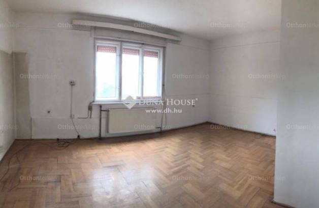 Budaörsi eladó családi ház, 10 szobás, a Budapesti úton