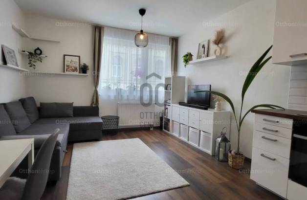 Budapesti lakás eladó, 54 négyzetméteres, 3 szobás