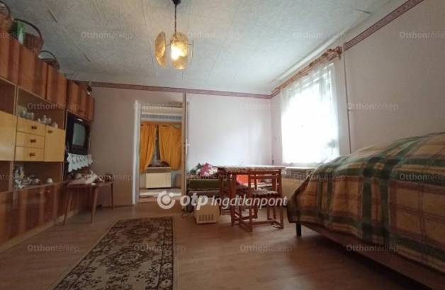 Eladó 4 szobás családi ház Gyöngyösoroszi