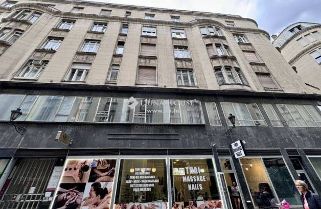 Budapest eladó lakás, Belváros, Petőfi Sándor utca, 100 négyzetméteres