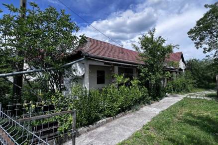 Családi ház eladó Tiszakeszi, a Kazinczy utcában, 86 négyzetméteres
