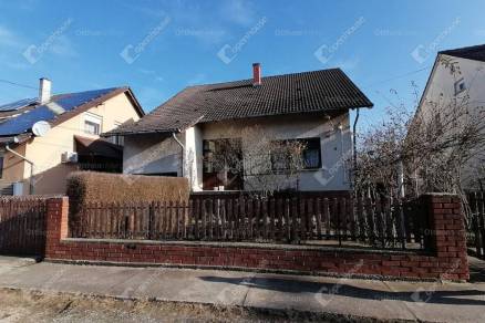 Eladó családi ház, Győr, 5 szobás