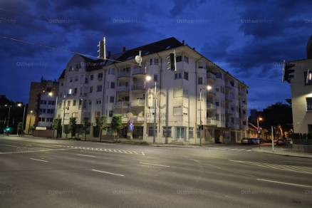Debreceni eladó lakás, 4 szobás, 84 négyzetméteres
